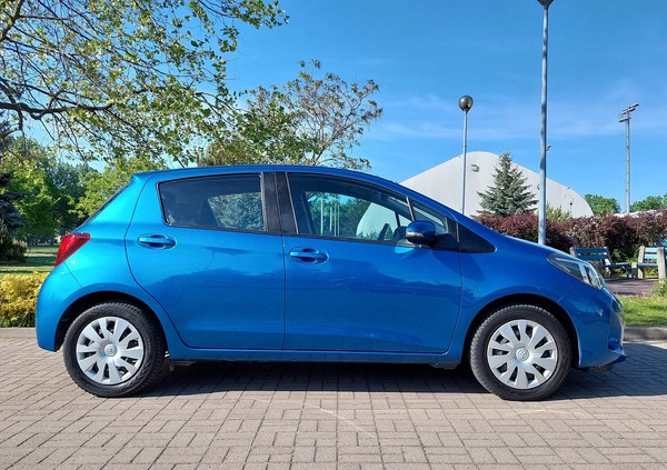 Toyota Yaris cena 42900 przebieg: 84900, rok produkcji 2015 z Sochaczew małe 106